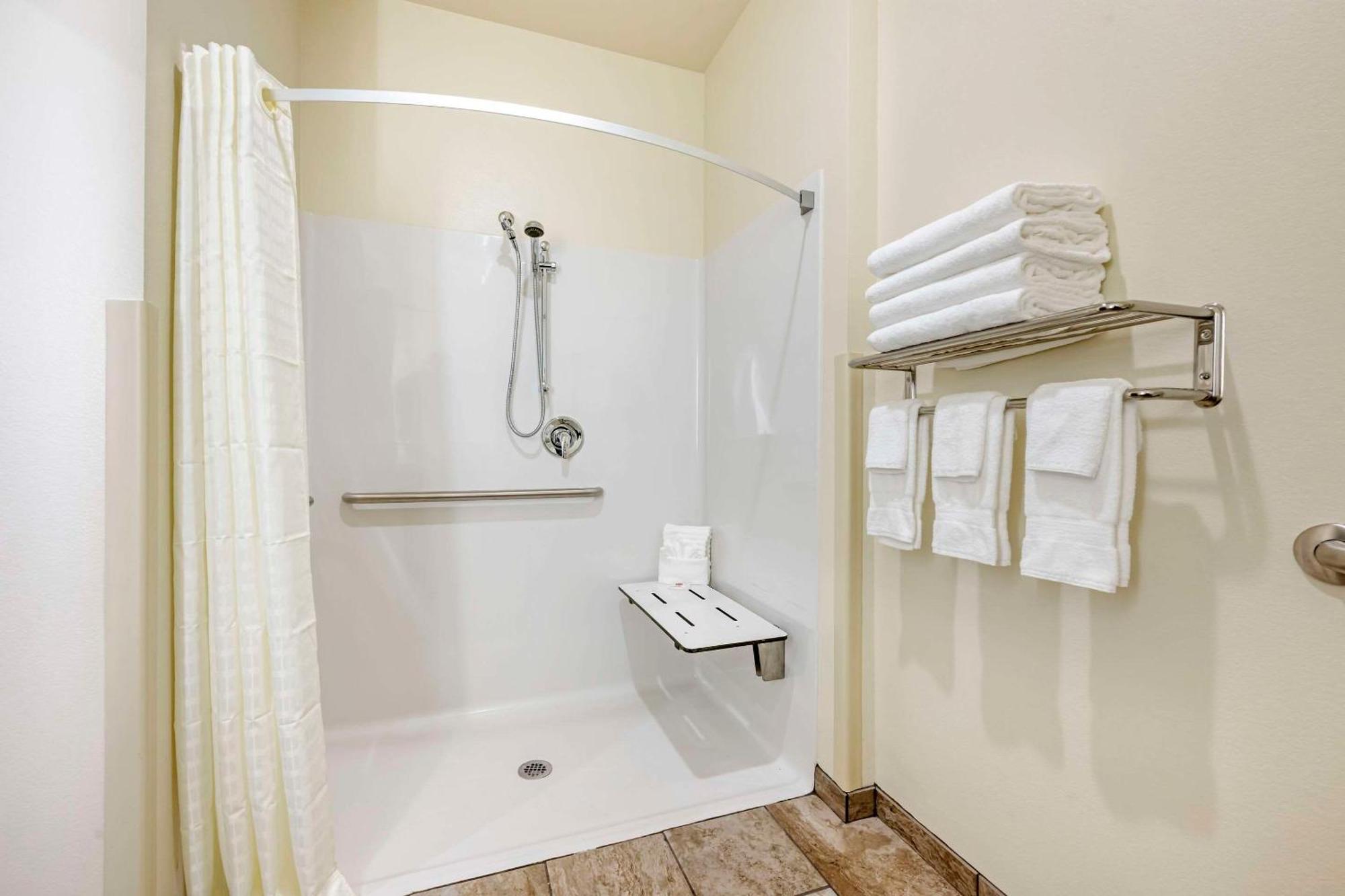 Comfort Inn & Suites Medina Bagian luar foto